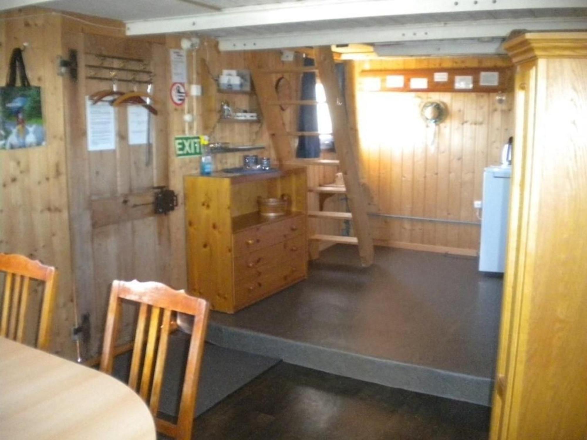 Bauernhof Fendrig - Neue Wohnung Haslen Bagian luar foto