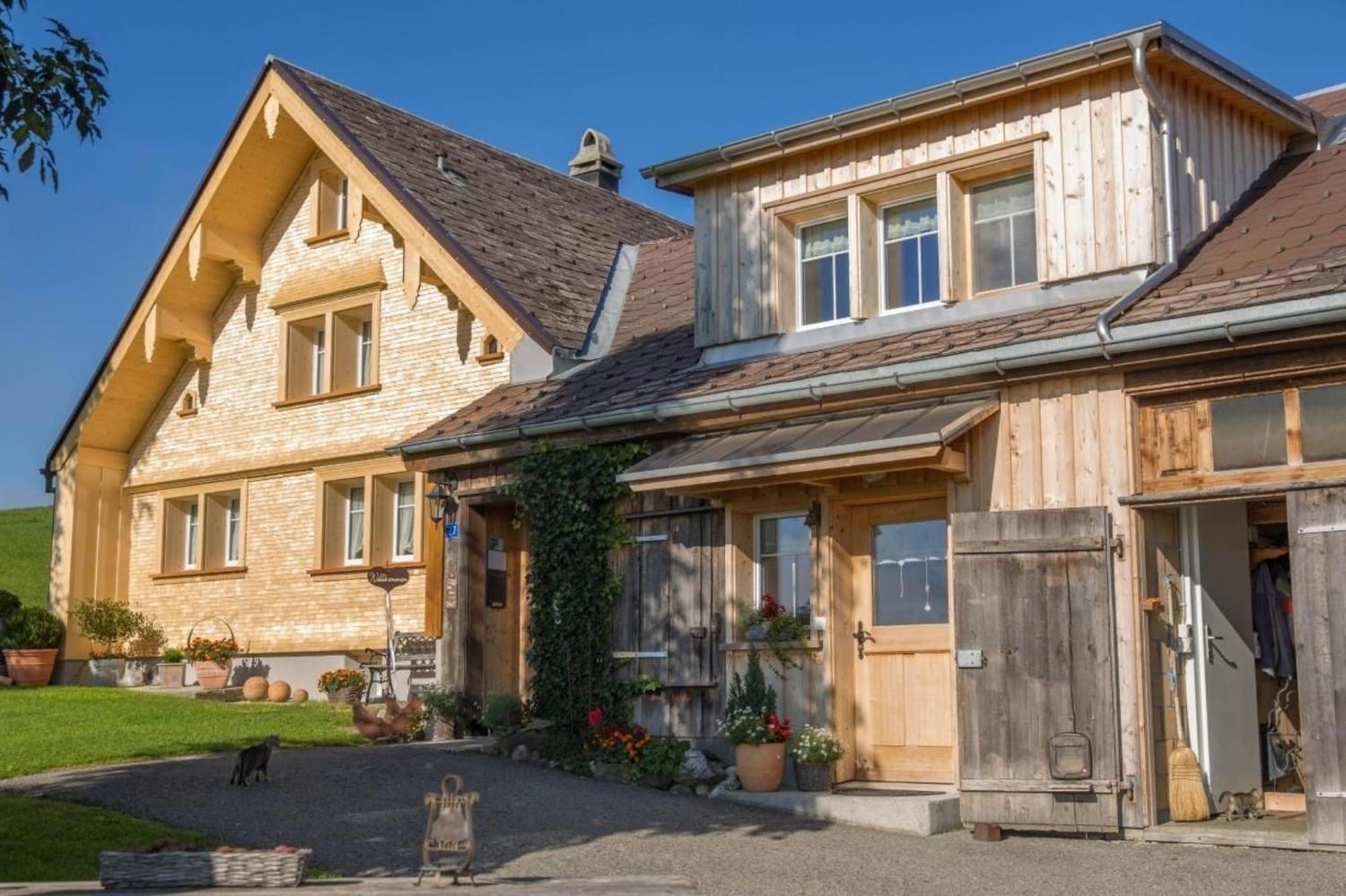 Bauernhof Fendrig - Neue Wohnung Haslen Bagian luar foto