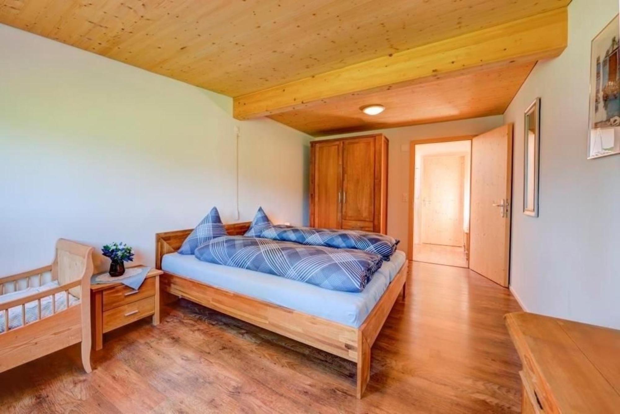 Bauernhof Fendrig - Neue Wohnung Haslen Bagian luar foto